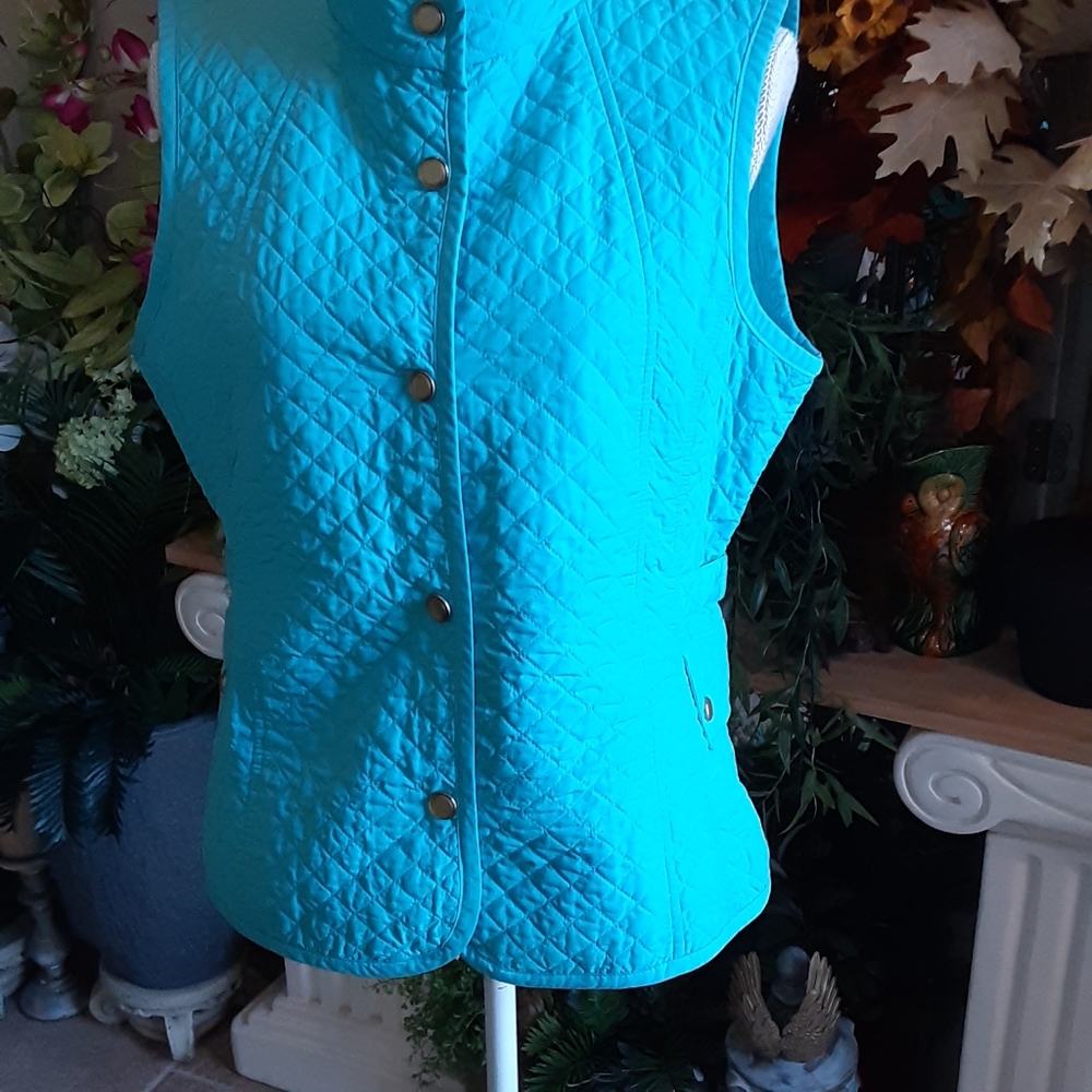 Talbots, Size Medium, Polyester, Pearlized Snap, … - image 5